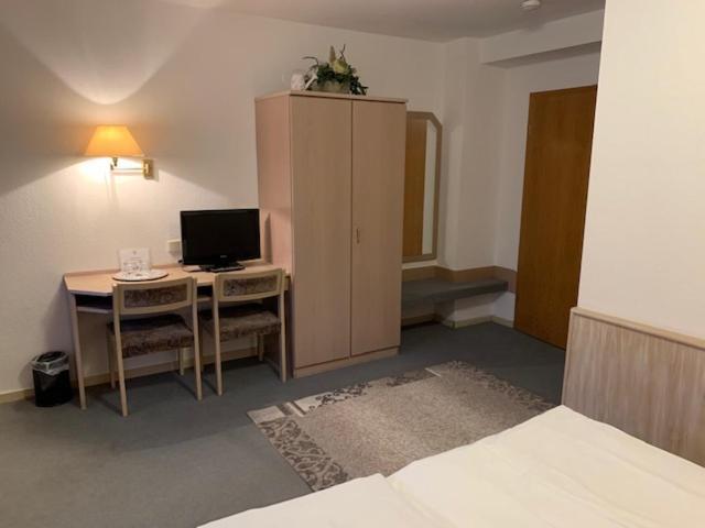 Zum Floesser Neckartenzlingen Exterior foto